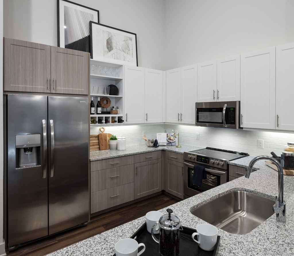 Granite Countertops and Tile Backsplash at Berkshire Pullman, Texas, 75034